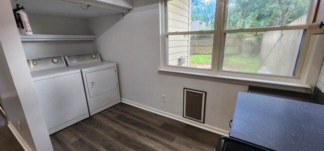 Kitchen / Laundry - 5620 Colter Ct