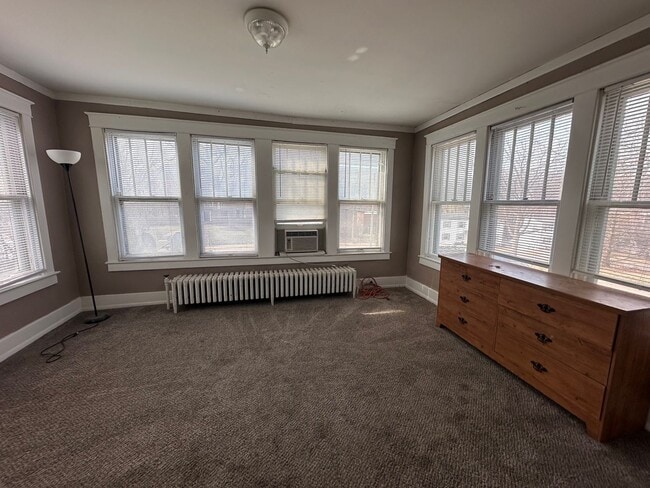 Building Photo - 109 E Stewart Rd