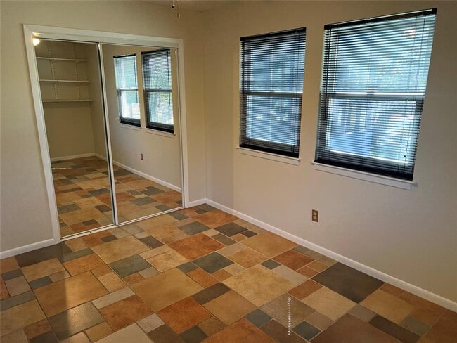 Building Photo - 16001 Awalt Dr