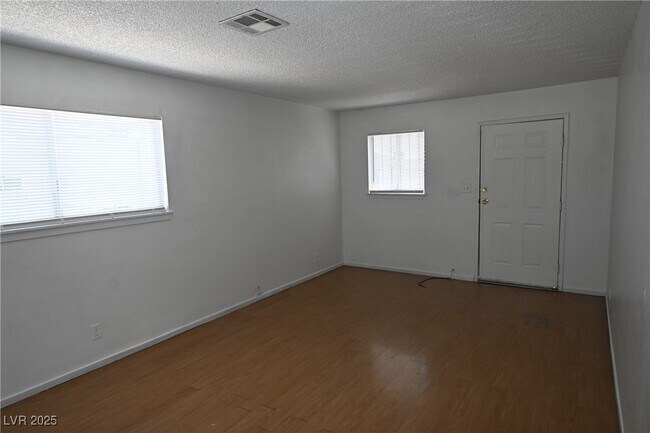 Building Photo - 2301 Stewart Ave
