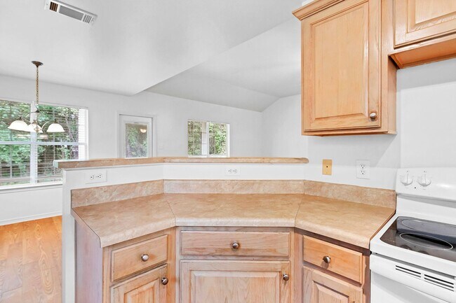 Building Photo - 4/2 in Stratford Glen Subdivision