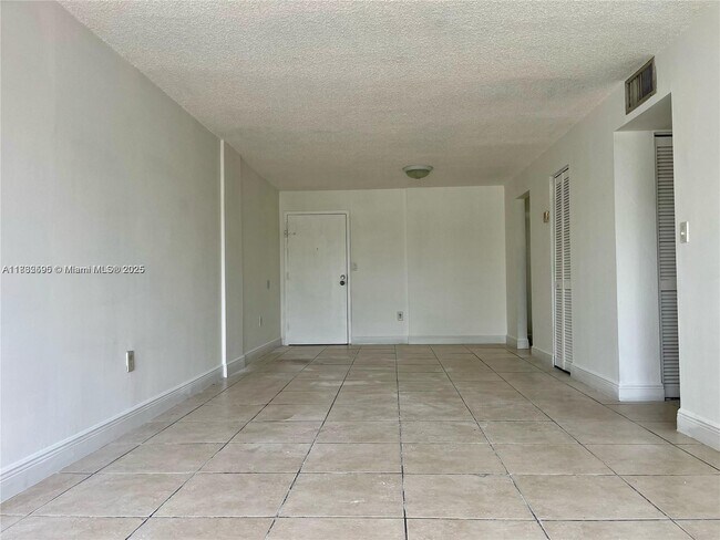 Building Photo - 1805 Sans Souci Blvd