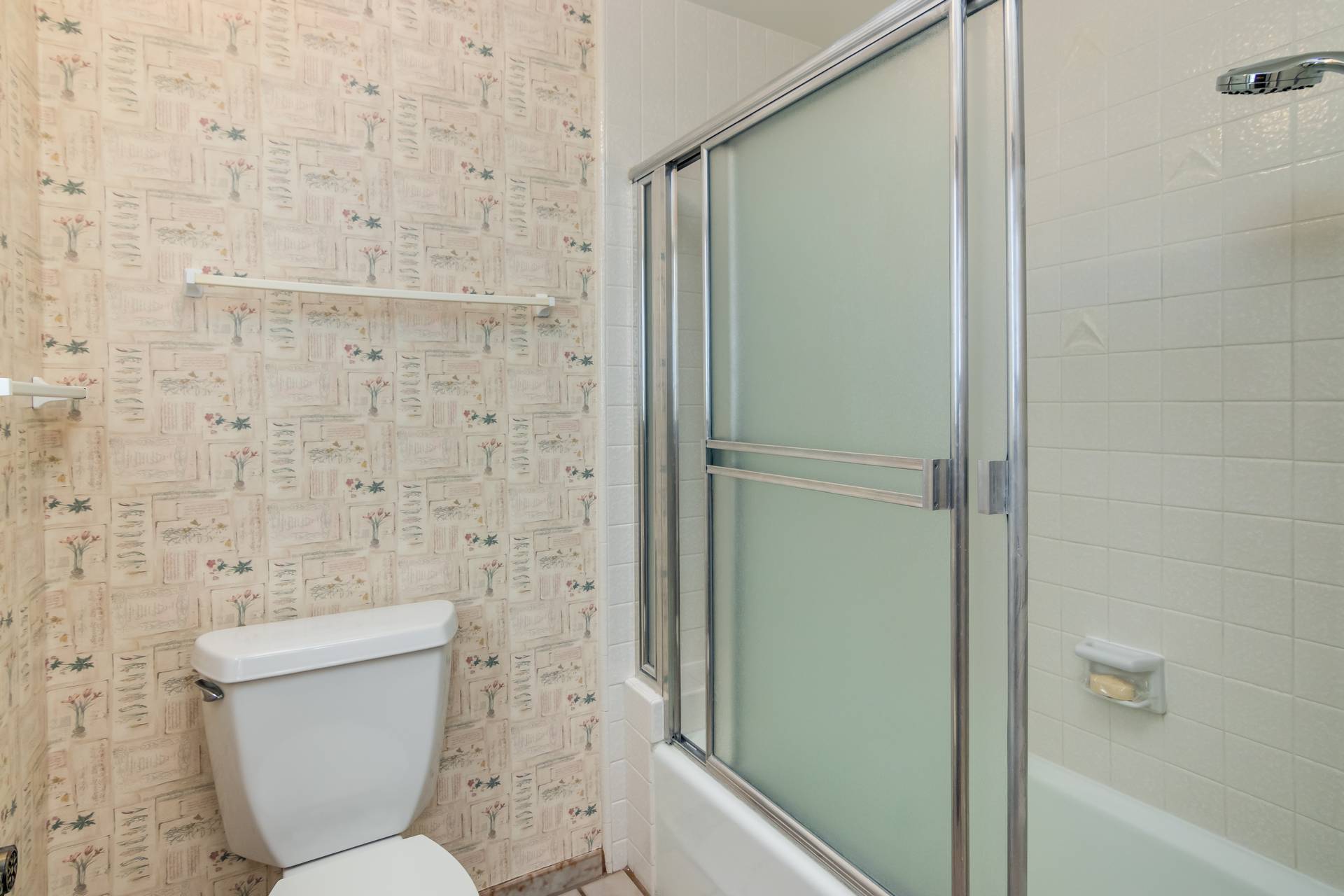 Bathroom for bedrooms #2 & #3 - 14676 Deervale Pl