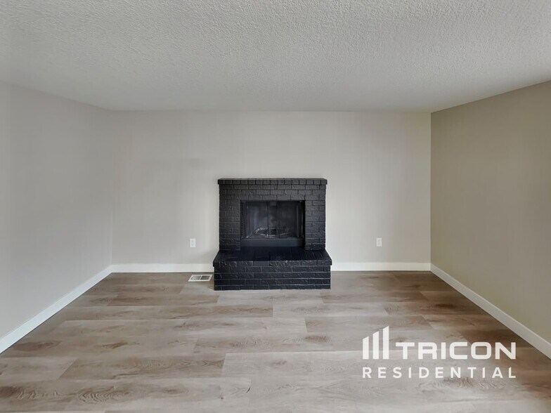 Building Photo - 15714 NE 42nd St