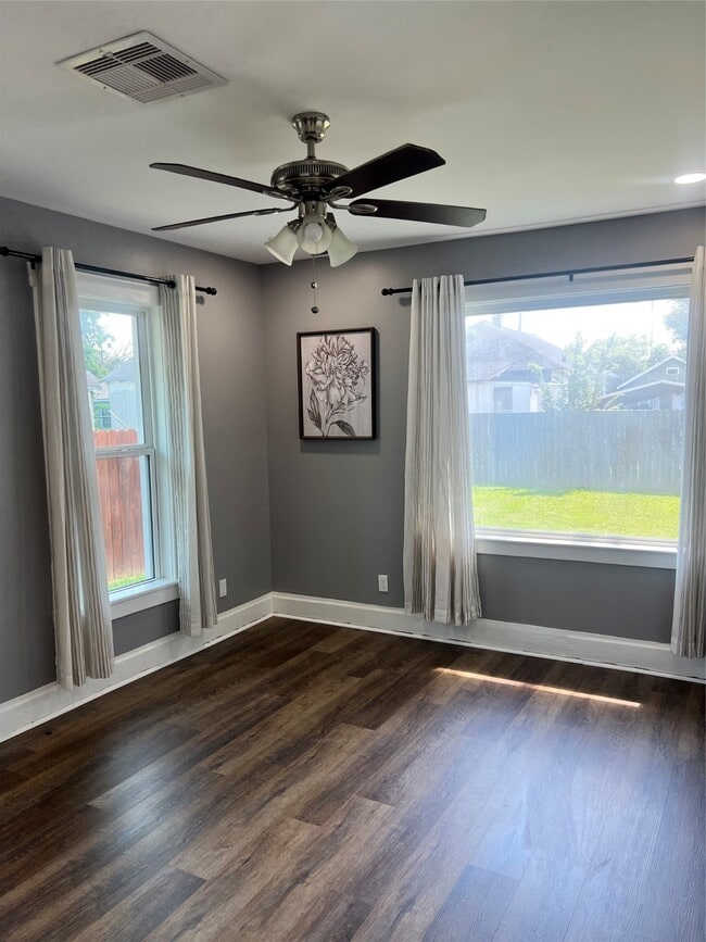 Building Photo - 6808 Avenue K