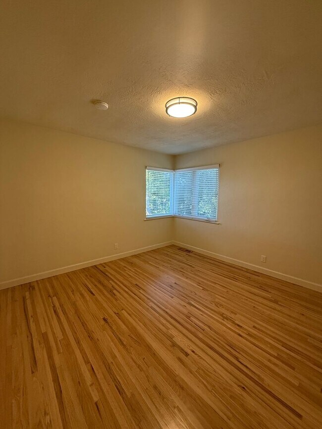 Building Photo - Panoramic Ocean View Home in Aptos! Move in incentive!