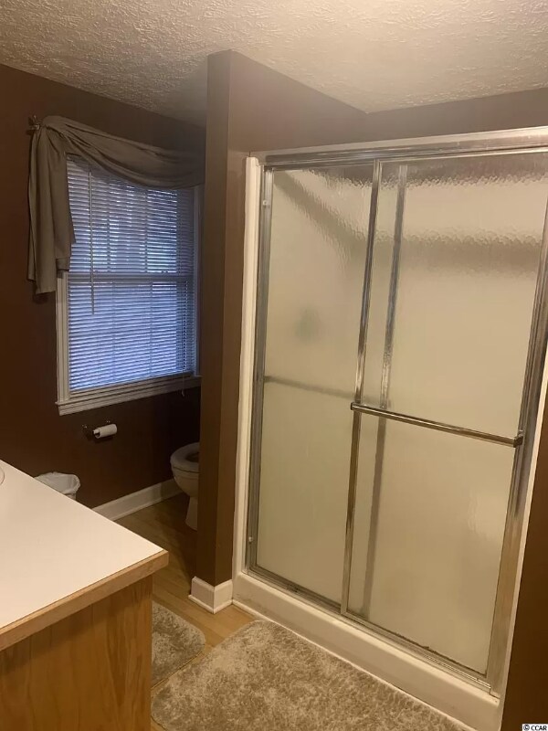 Building Photo - 106 W 6th Ave