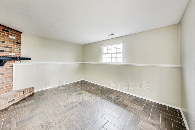 Building Photo - 5310 Shelbyville Rd