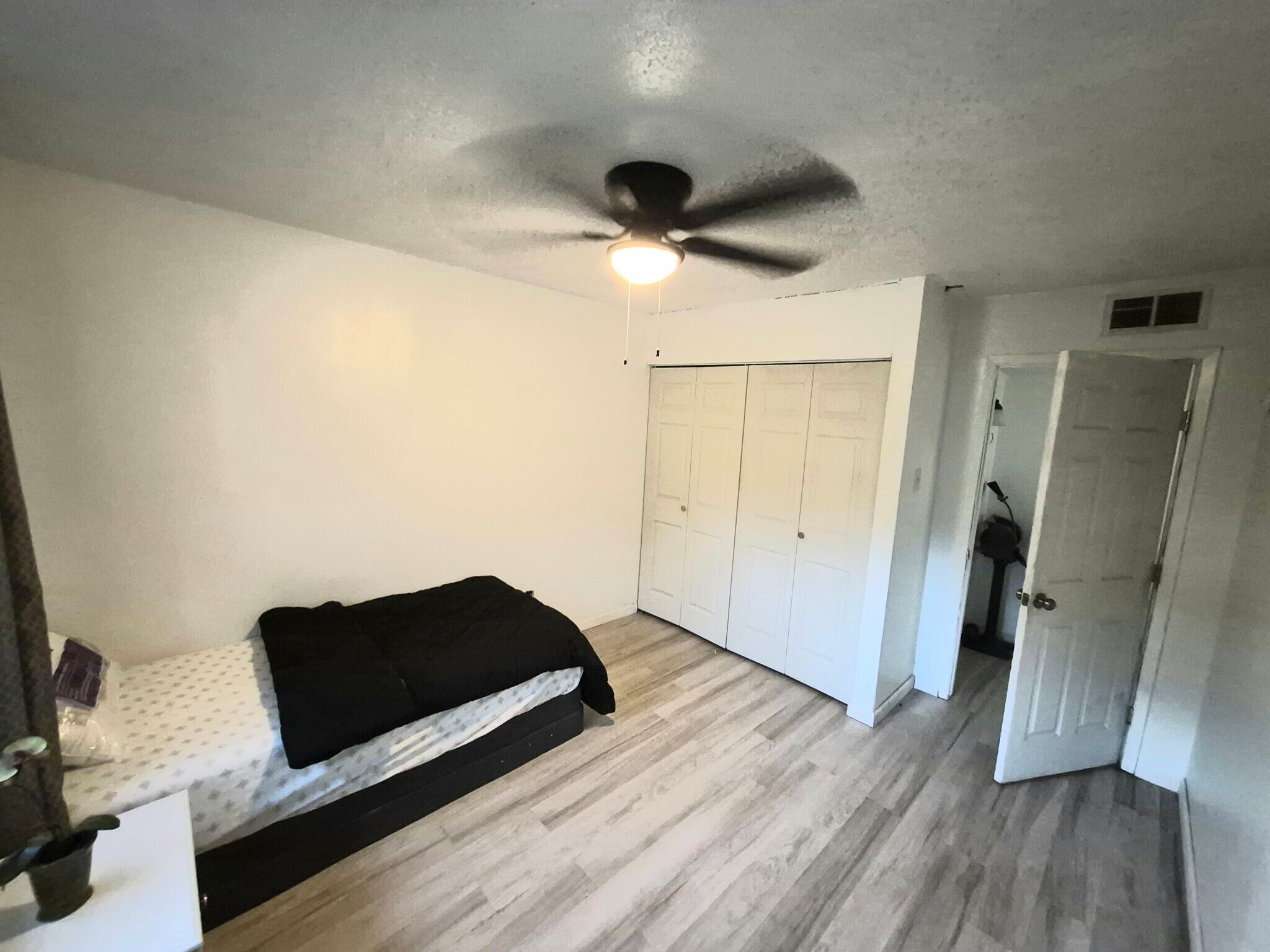 Building Photo - 1533 Bosque Dr