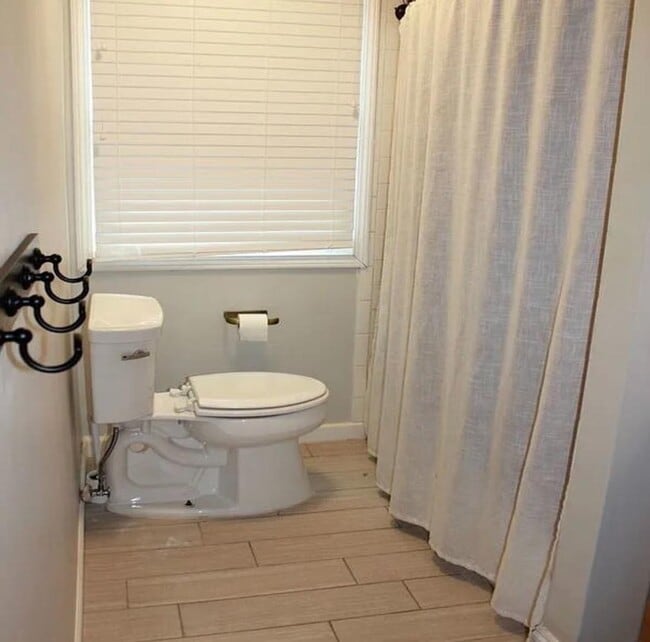 Building Photo - 1519 Trebor Rd