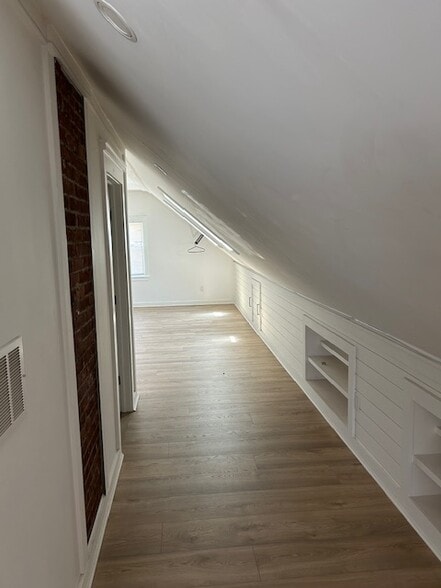 Building Photo - 26 Alex St