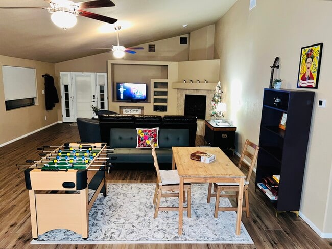 Building Photo - 17520 Bluejay Cir
