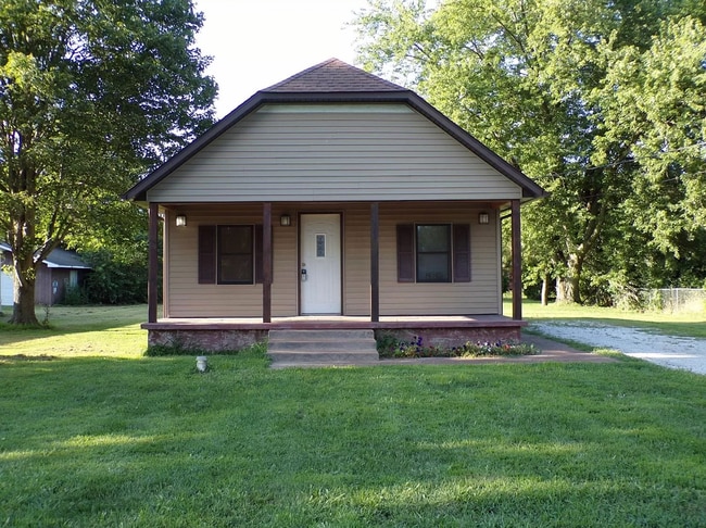 Building Photo - 605 E Hamilton St