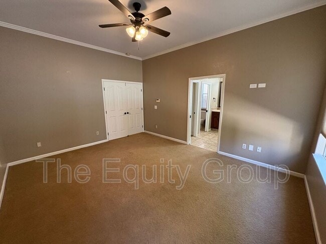 Building Photo - 2511 S Peppertree St