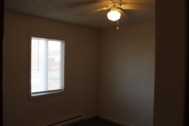 Building Photo - 1106 S Beeman St