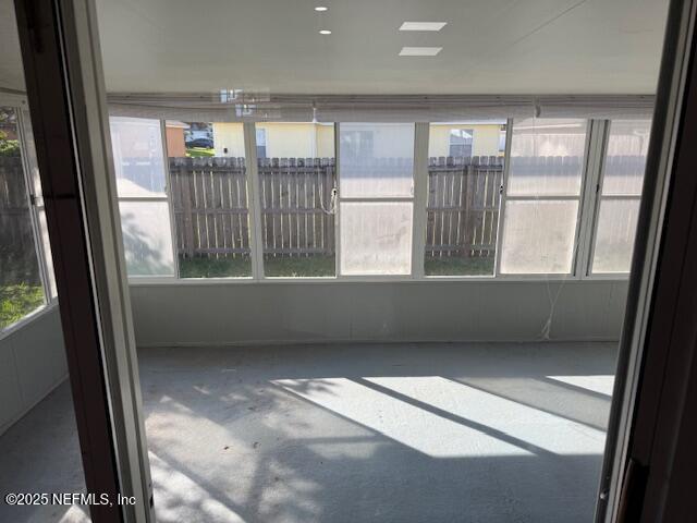 Building Photo - 2462 Bentwater Dr W