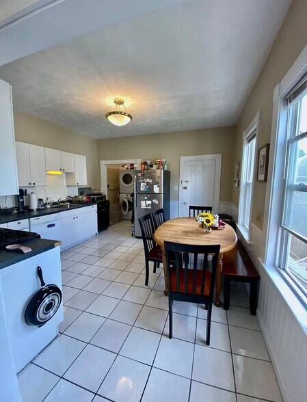 Primary Photo - 7 Fuller St
