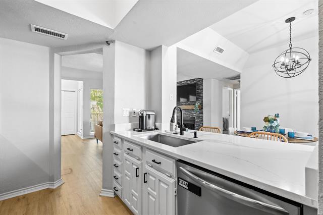 Building Photo - 3105 San Jacinto St