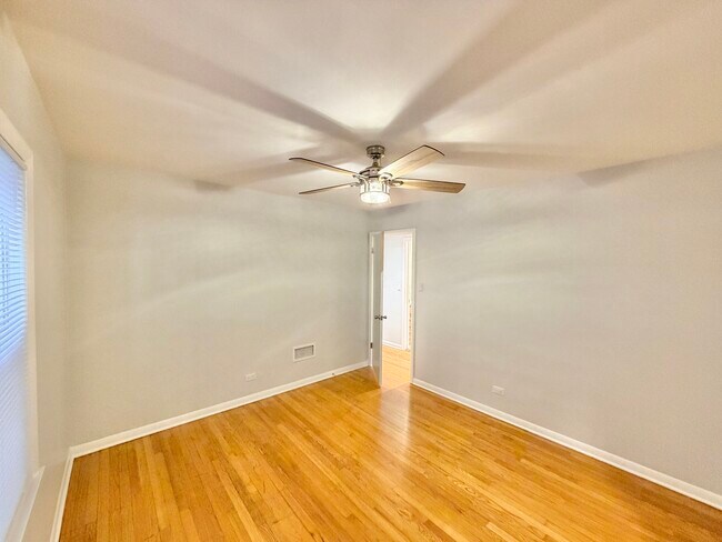 Building Photo - 5626 N Central Ave