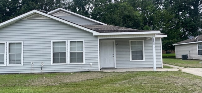 Building Photo - 5443 Banyan Trace Dr