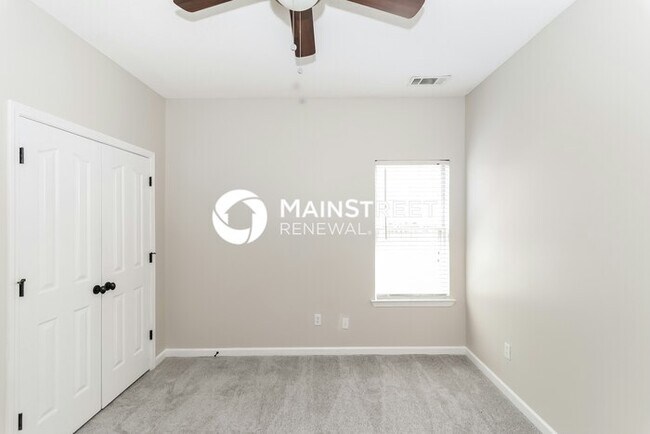 Building Photo - 3 Bedroom Pet-Friendly Home in Olive Branch, MS with Main Street Renewal