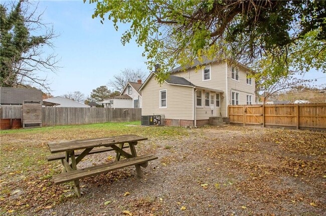 Building Photo - 1777 Old Buckroe Rd