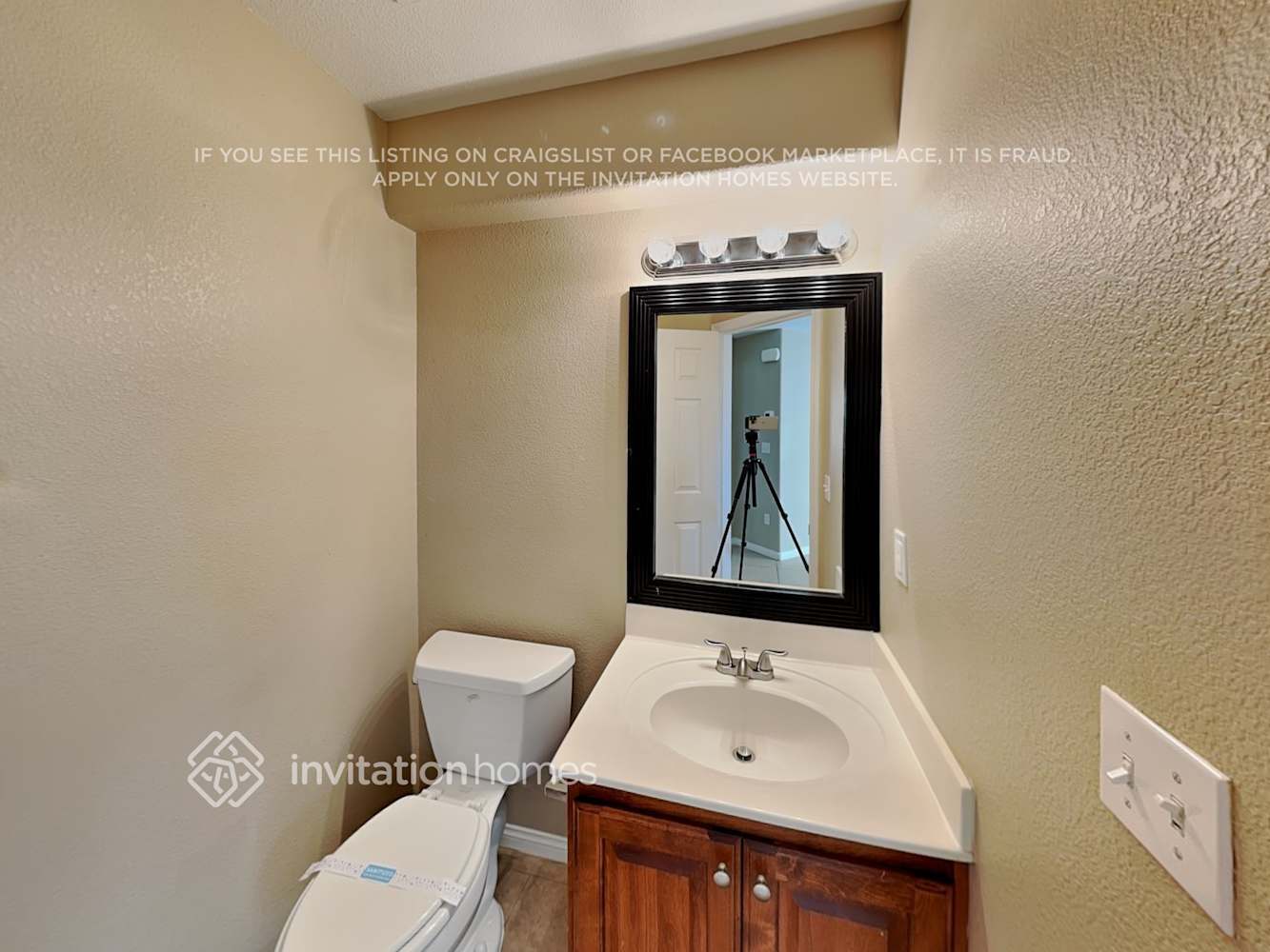 Building Photo - 9180 Giardino Villa St