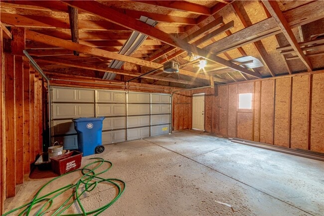 Building Photo - Single Family Ranch close to UofR & Strong Hospital