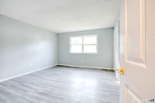 Building Photo - 76 Caesar Dr