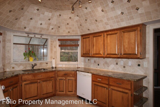 Building Photo - 4 br, 4 bath House - 10016 Bluff Drive