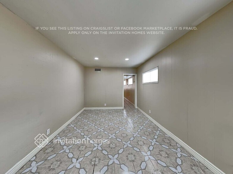 Building Photo - 4534 W Mitchell Dr