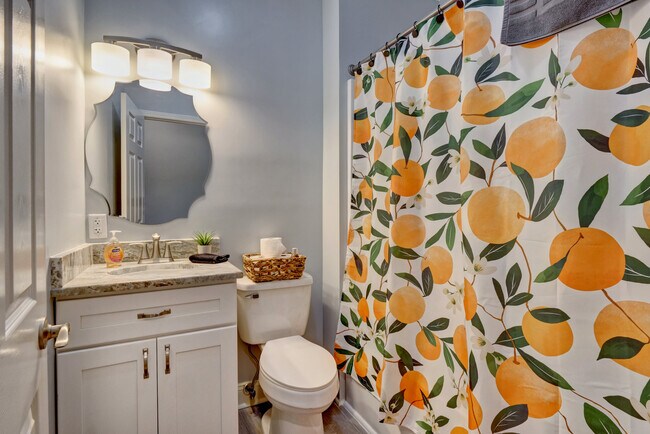 Second bathroom - 1015 Rankin St