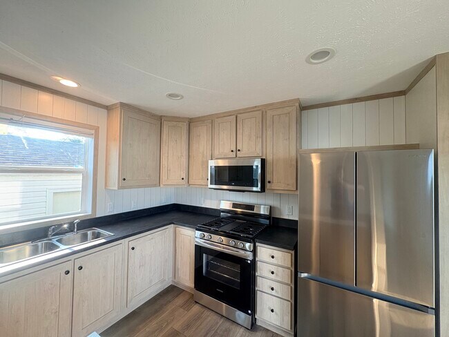 Building Photo - 308 Autumn Park Dr
