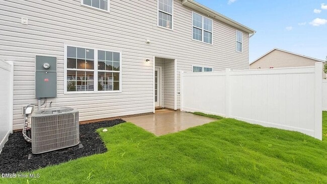 Building Photo - 412 Cherry Laurel Dr