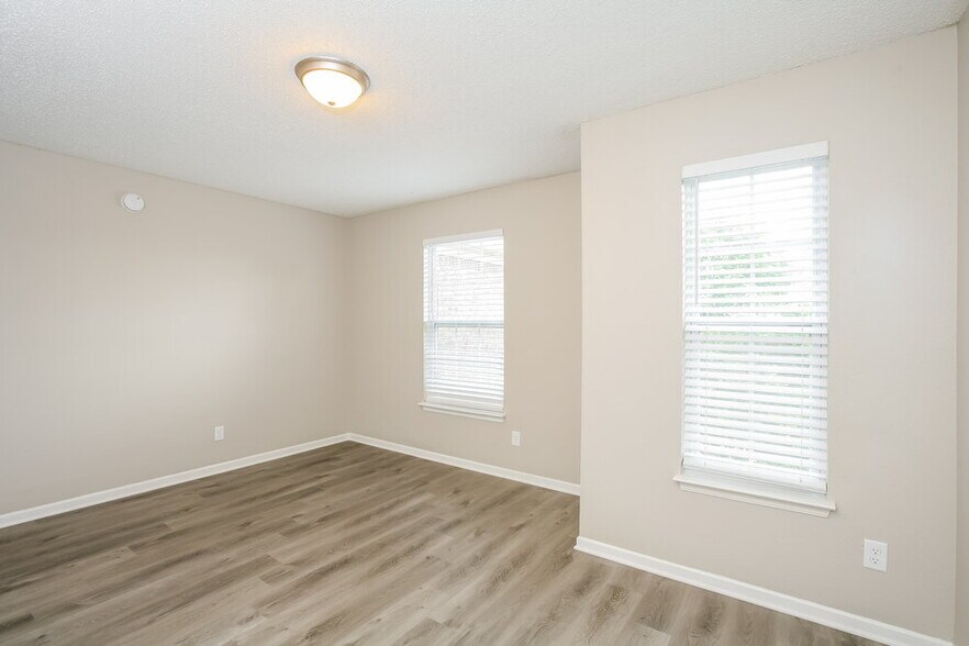 Building Photo - 8636 Wheatfield Dr
