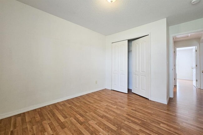 Building Photo - 10417 Lake Hasson Cir