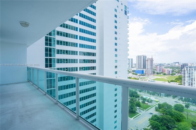 Building Photo - 1800 N Bayshore Dr