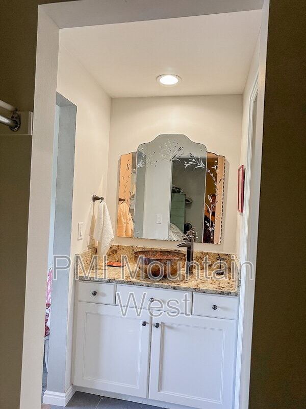 Building Photo - 171 E 3rd Ave