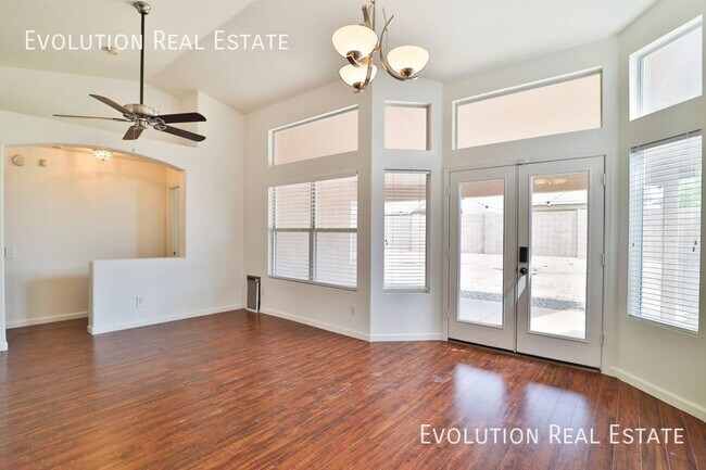 Building Photo - 3226 E Sequoia Dr
