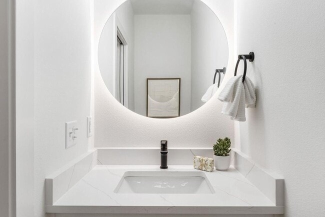 Building Photo - 4124 W Olive St