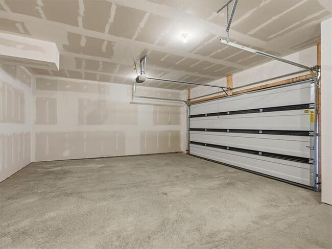 Building Photo - 302 Highbridge Ln