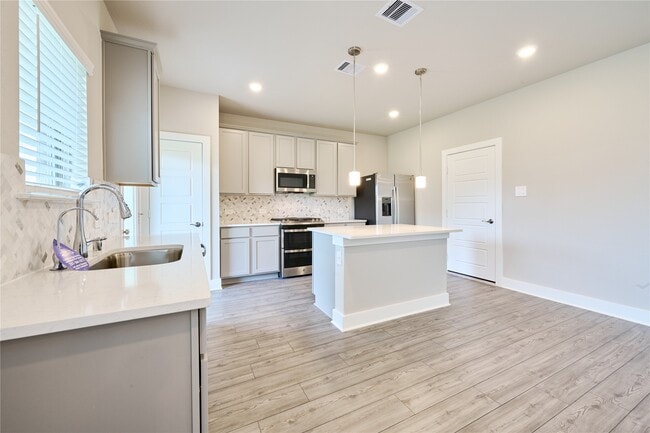 Building Photo - 10533 Preserve Wy