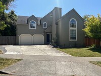 Building Photo - Updated Single Family Home located in Nort...