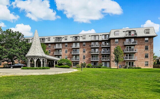 Building Photo - 5125 Blodgett Ave