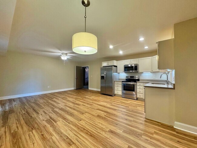 Building Photo - First Floor renovated two-bedroom, one-bath apartment in downtown Morganton
