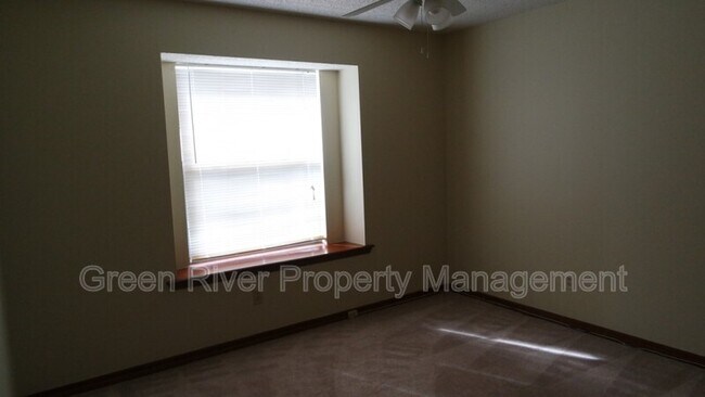 Building Photo - 1389 Pawnee St