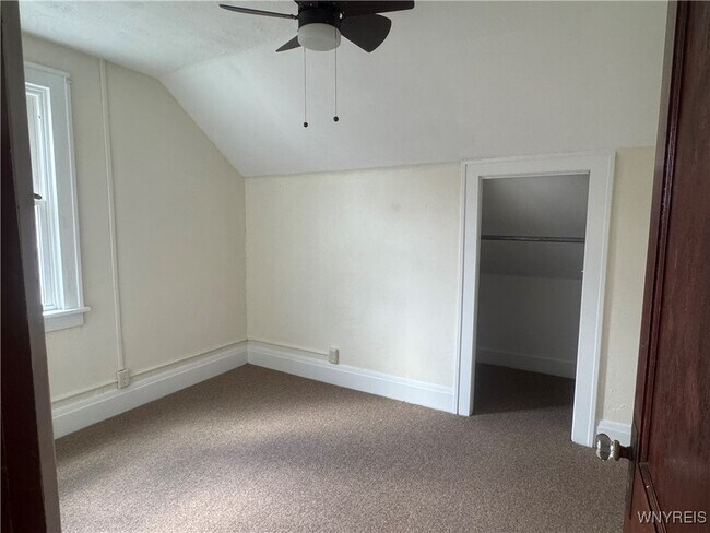 Building Photo - 5 Liberty St