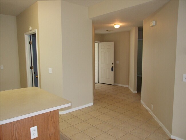 Building Photo - 410 Cypresswood Haven