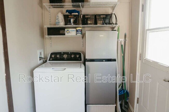 Building Photo - 1307 W Cleveland Ave