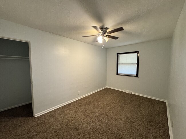 Building Photo - 716 Cranford Dr